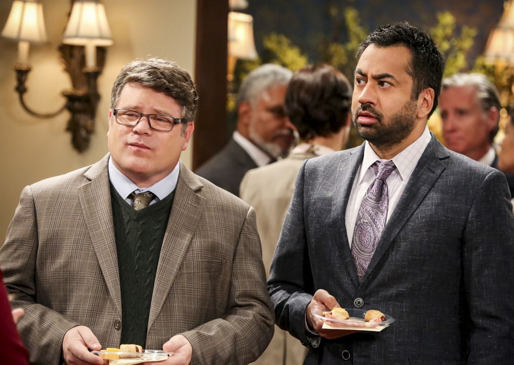 Dr. Pemberton (Sean Astin, l.); Dr. Campbell (Kal Penn) - Bildquelle: Michael Yarish 2019 CBS Broadcasting, Inc. All Rights Reserved / Michael Yarish