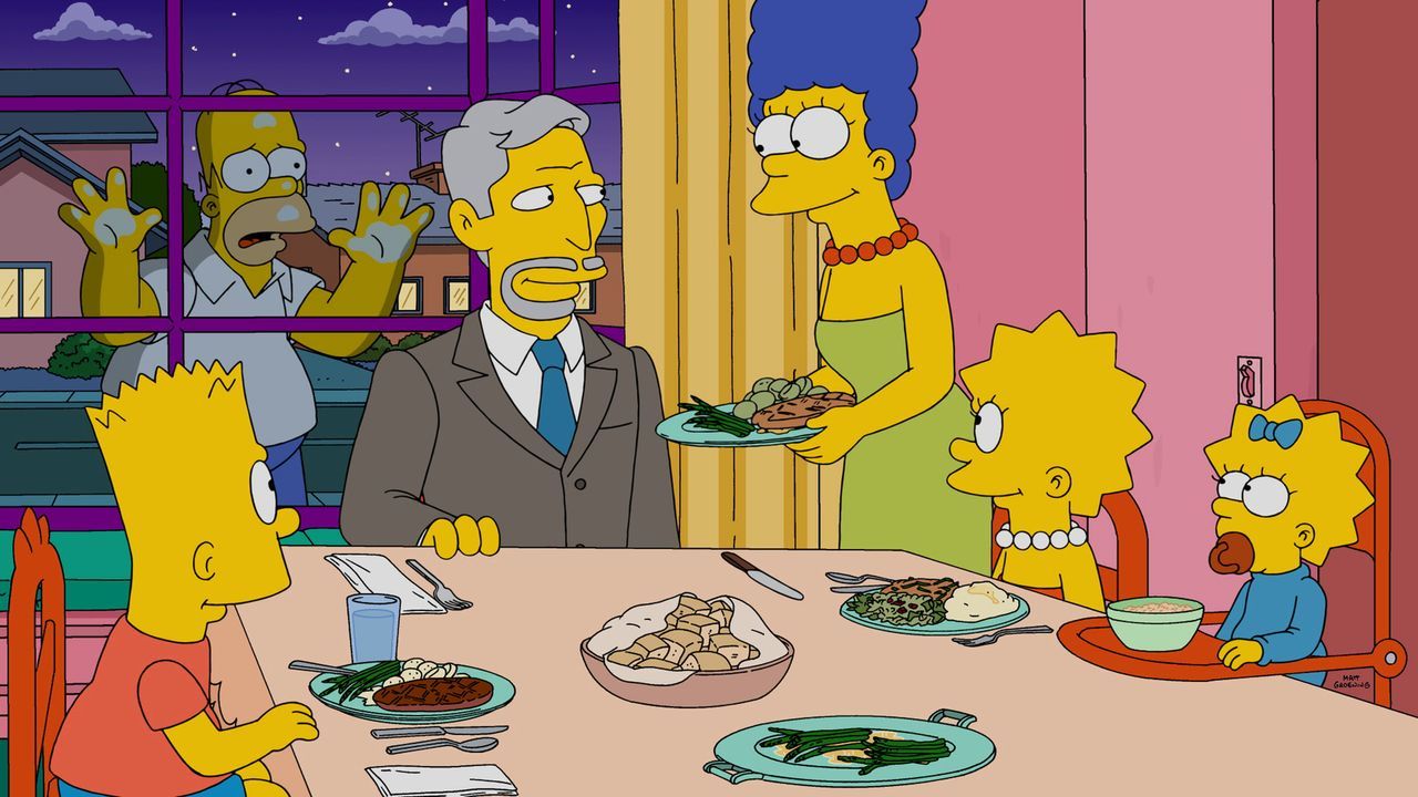 Homer (2.v.l.) muss schockiert mitansehen, wie er durch einen anderen Mann bei seiner Familie, Marge (3.v.r.), Bart (l.), Maggie (r.) und Lisa (2.v.... - Bildquelle: 2015 Fox and its related entities.  All rights reserved.