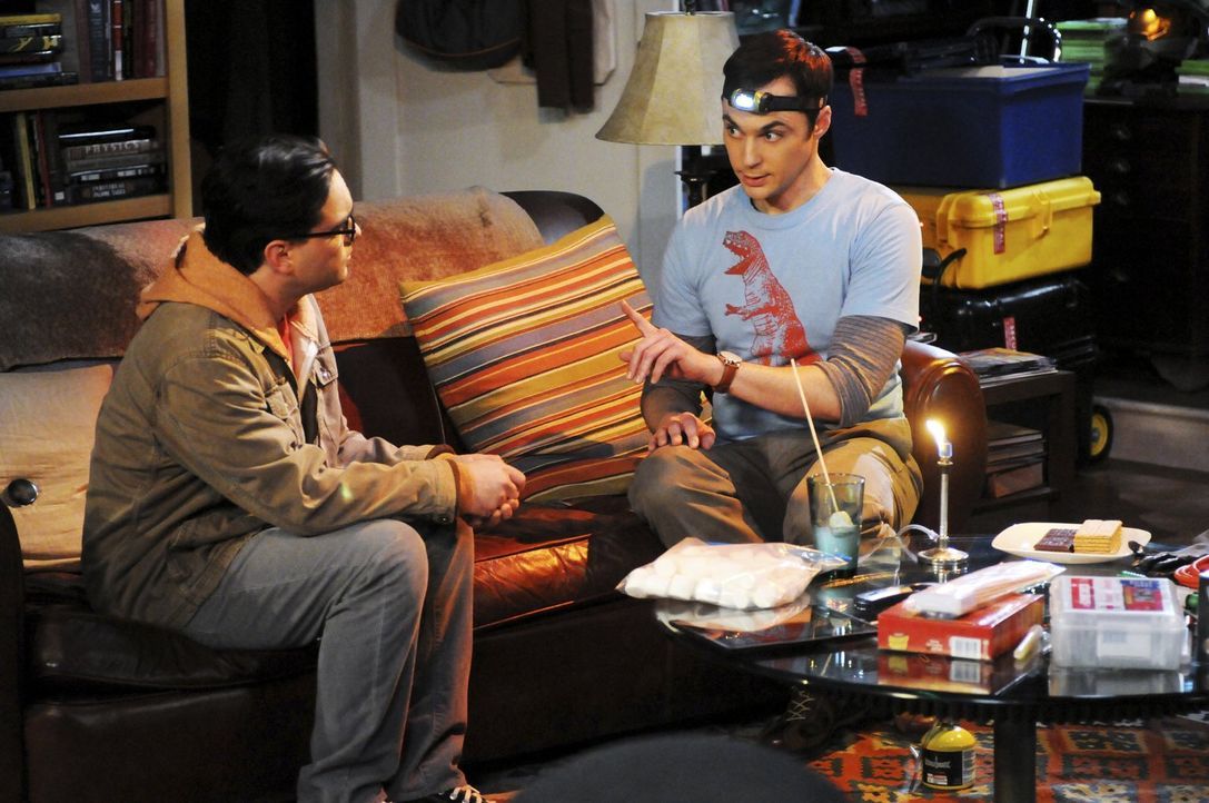 Sheldons (Jim Parsons, r.) selbstsüchtige Forderungen lassen Leonard (Johnny Galecki, l.) die Freundschaft zu ihm überdenken ... - Bildquelle: Warner Bros. Television