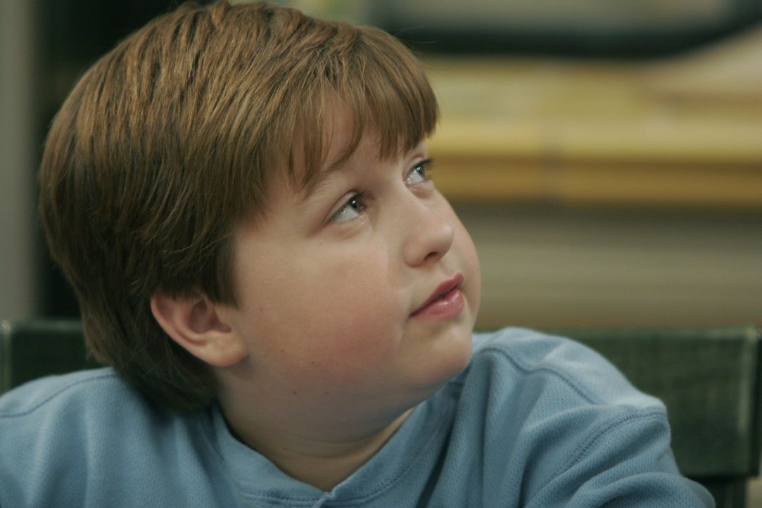 Jake Harper (Angus T. Jones) - Bildquelle: Warner Brothers Entertainment Inc.