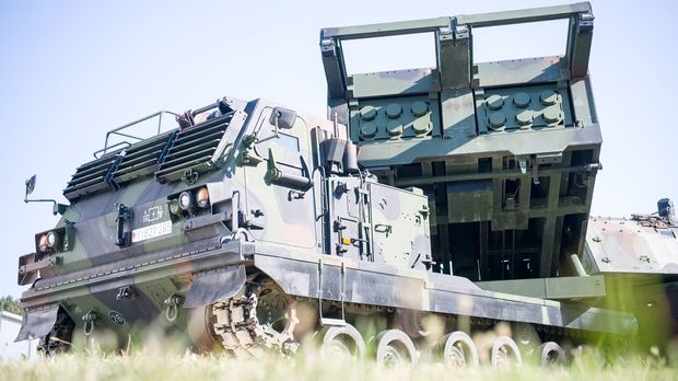 Deutschland liefert Raketenwerfer und gepanzerte Fahrzeuge