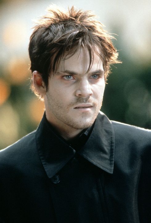 Der Blutsauger Deacon Frost (Stephen Dorff) will die Macht des Vampirfürsten Dragonetti brechen, um selbst "Fürst der Finsternis" zu werden ... - Bildquelle: New Line Cinema