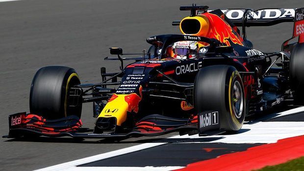 Verstappen gewinnt Sprint-Premiere