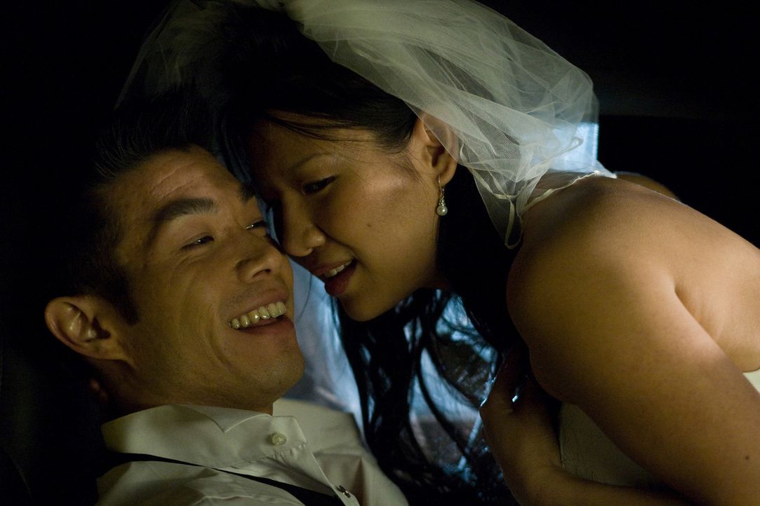 Ihr Glück währt nur kurz: Bride (Gwendoline Yeo, r.) und Groom (Nelson Lee, l.) ... - Bildquelle: 2008 Stage 6 Films, Inc. All Rights Reserved.