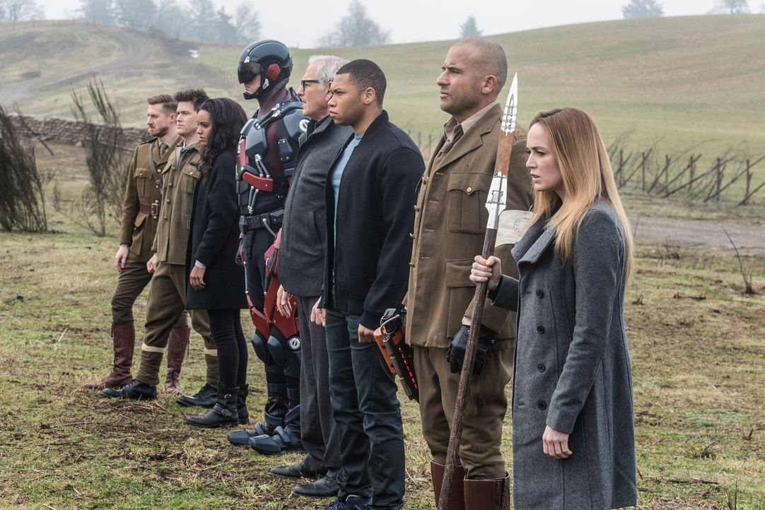 Werden die (v.l.n.r.) Rip (Arthur Darvill), Nate (Nick Zano), Amaya (Maisie Richardson-Sellers), Ray (Brandon Routh), Martin (Victor Garber), Jeffer... - Bildquelle: Warner Brothers