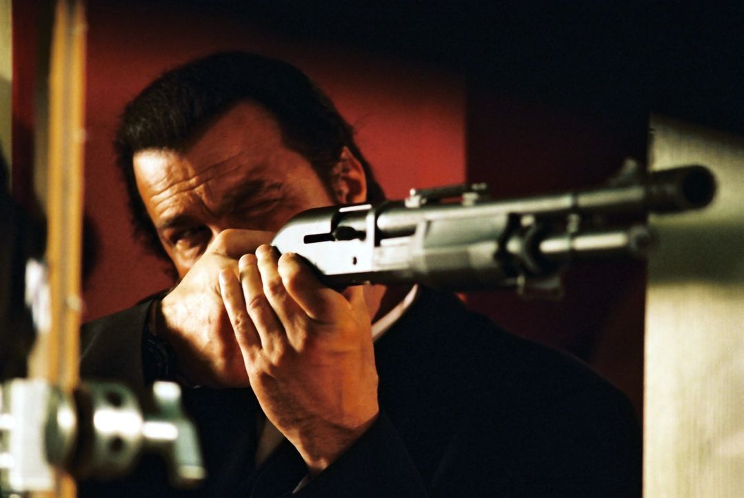 Eine tödliche Hatz beginnt: Billy (Steven Seagal) ... - Bildquelle: Franchise Pictures