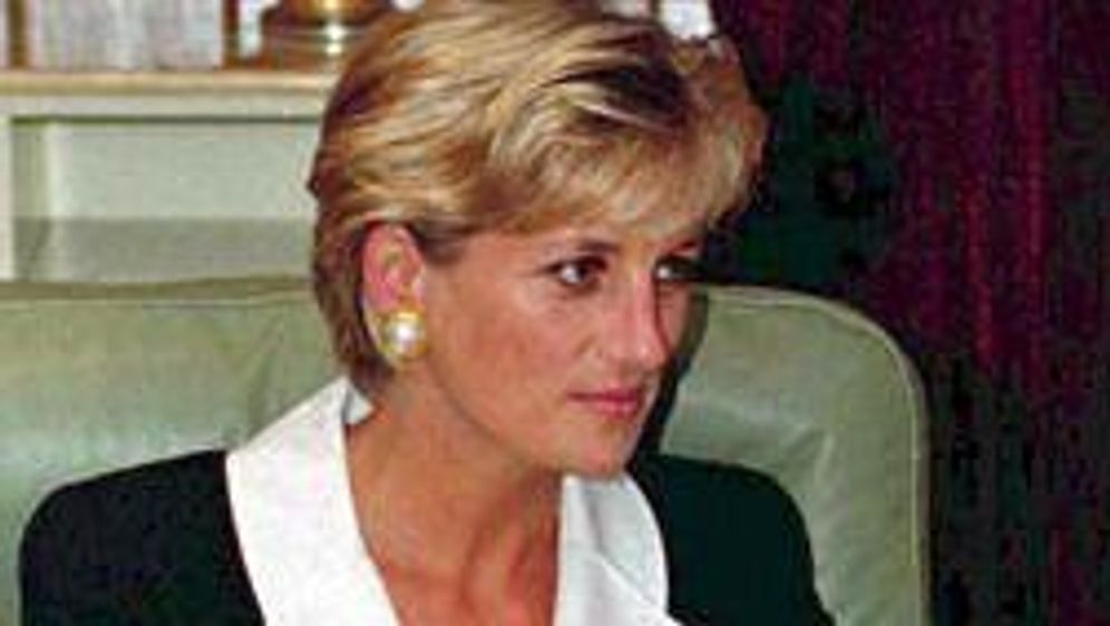 Makaberer Plakatstandort zum Film über Lady Diana - NEWS ...