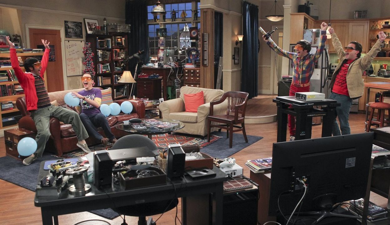 Männerabend: Howard (Simon Helberg, 2.v.r.), Sheldon (Jim Parsons, 2.v.l.), Leonard (Johnny Galecki, r.) und Raj (Kunal Nayyar, l.) ... - Bildquelle: Warner Bros. Television