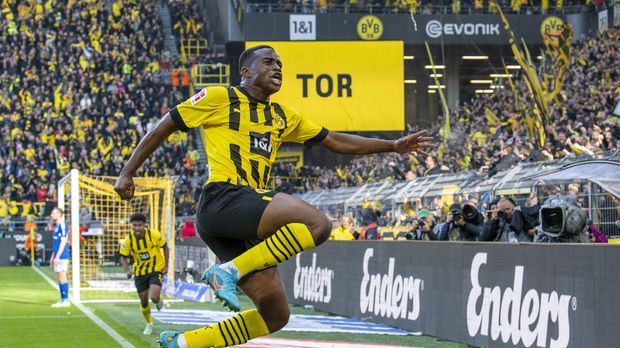 Dortmund feiert Sieg, Bayern kassiert Pleite