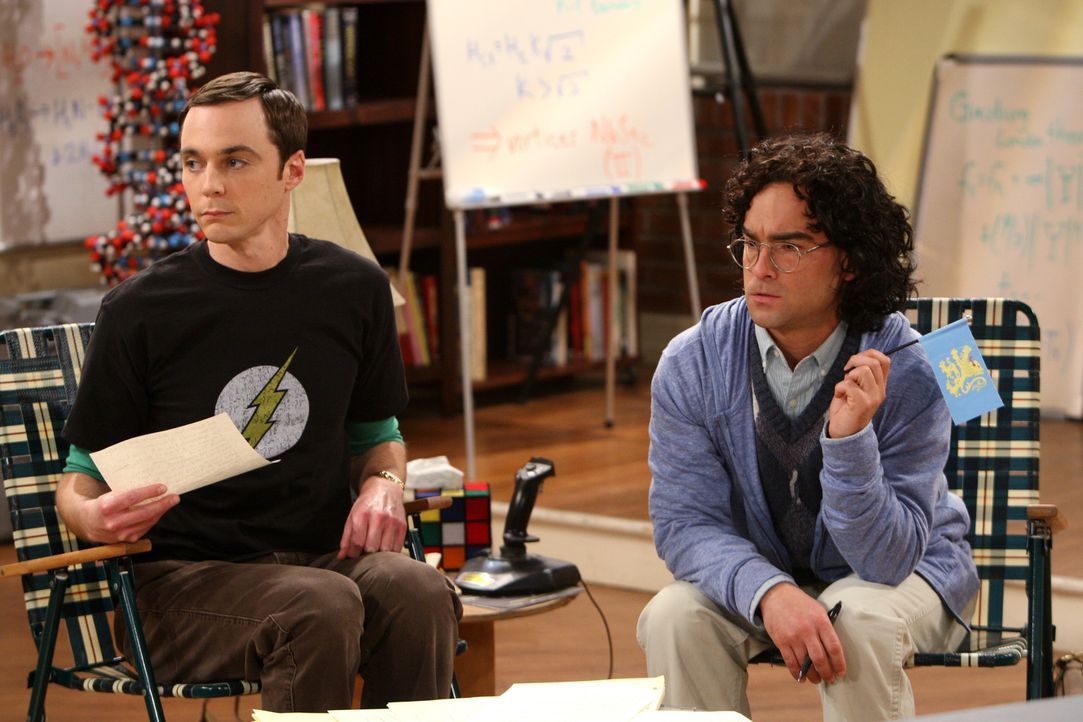 Es war einmal: Sheldon (Jim Parsons, l.) und Leonard (Johnny Galecki, r.) ... - Bildquelle: Warner Bros. Television