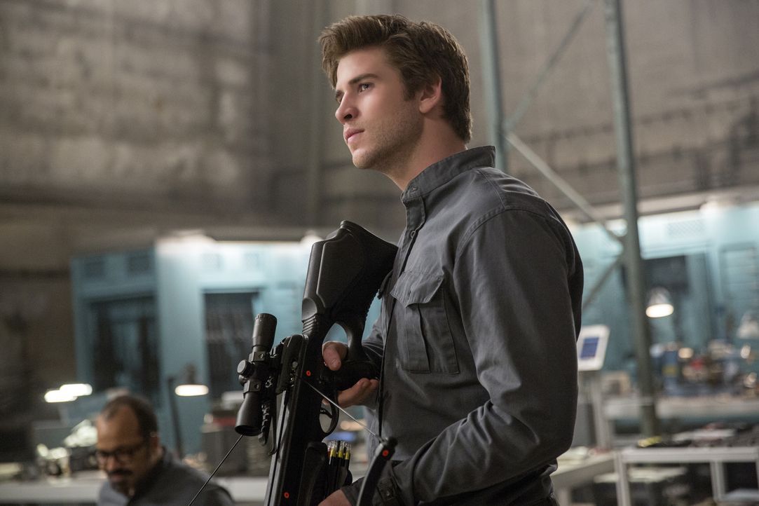 Für Katniss würde Gale (Liam Hemsworth) alles tun. Deshalb will er ihr dabei helfen, die Gefangenen zu befreien. Doch reichen Spezialwaffen aus, die... - Bildquelle: Murray Close TM &   2014 Lions Gate Entertainment Inc. All rights reserved.
