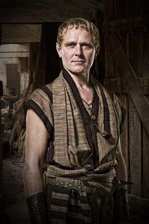 Geschäftsrivale der Familie Batiatus: Tullius (Stephen Lovatt) ... - Bildquelle: 2010 Starz Entertainment, LLC