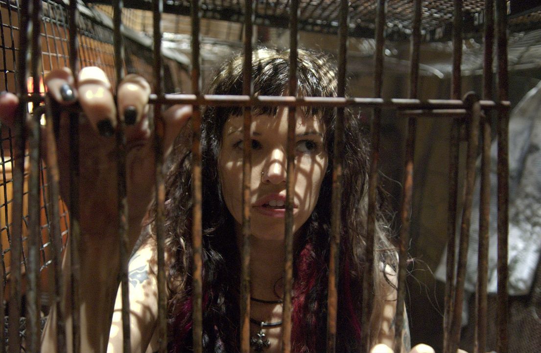 Ihre Chancen stehen ziemlich schlecht, um dem wahnsinnigen Serienkiller entkommen zu können: Kira (Samantha Noble) ...