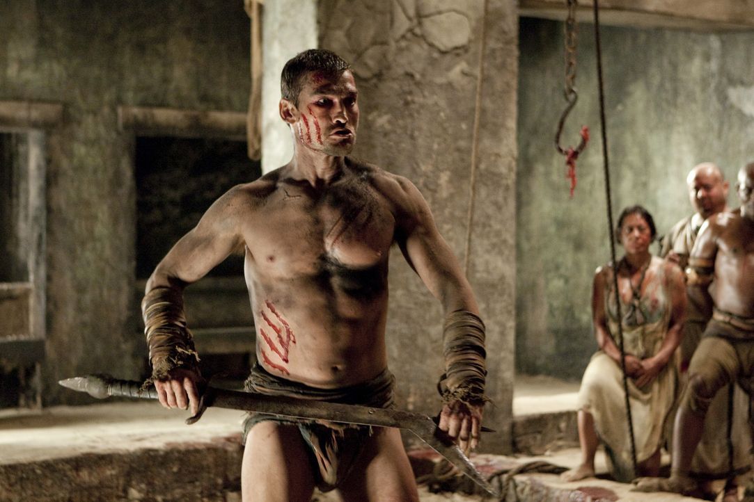 Nachdem Spartacus (Andy Whitfield) durch die Niederlage gegen Crixus die Zuneigung der Menge verloren hat, verbannt ihn Batiatus in die Höhlen der... - Bildquelle: 2010 Starz Entertainment, LLC