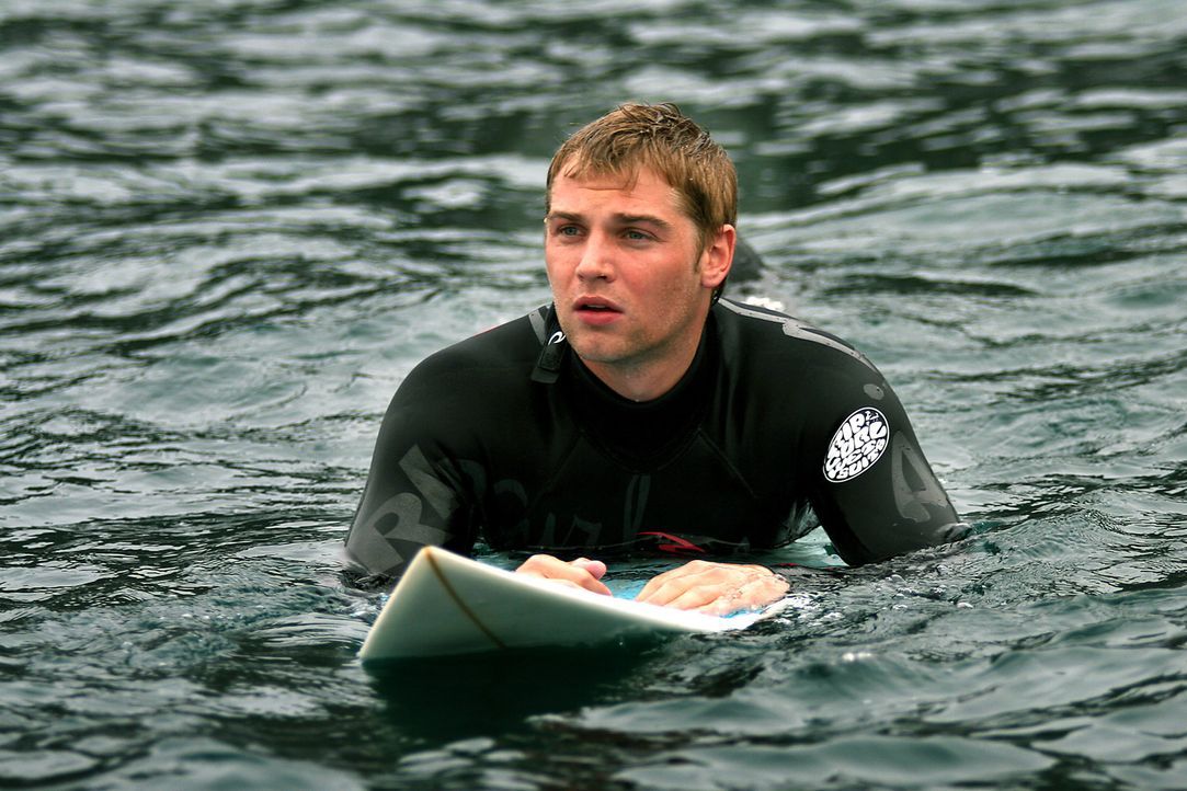 Der leidenschaftliche Surfer Jason (Mike Vogel) genießt seinen Urlaub in Spanien in vollen Zügen. Doch dann lässt er sich von einem dubiosen Hän... - Bildquelle: Manufacturas Audiovisuales, S.L. and Urconsa 2003, S.L.
