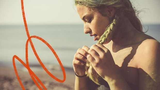 Flechtfrisuren und Hippie-Zöpfe sind ideal für den Strand