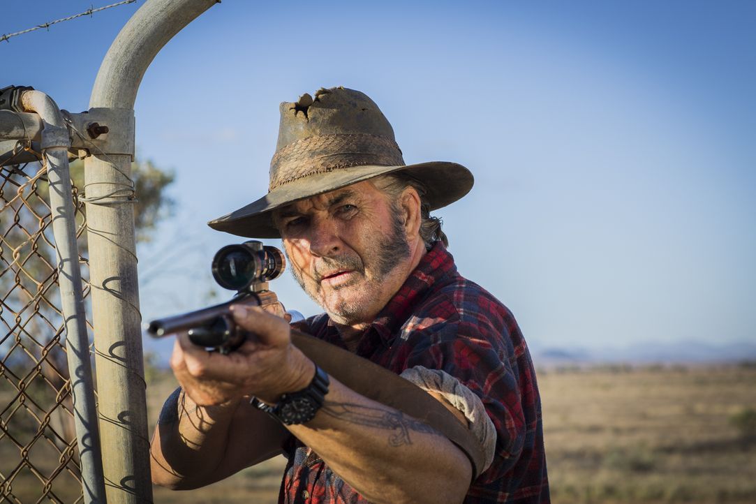 Immer auf der Jagd nach unschuldigen Touristen, um sie zu quälen: Serienkiller Mick Taylor (John Jarratt) ... - Bildquelle: Mark Rogers 2013