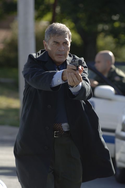 Der Serienkiller ist zurück! Für Detective Jason Magida (Robert Forster) beginnt eine harte Zeit, bis er den Täter für immer hinter Schloss und... - Bildquelle: 2005 Sony Pictures Television Inc. All Rights Reserved.