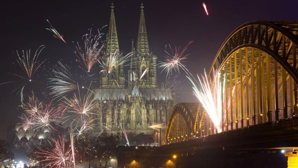 Deutsche feiern Silvester mit mehr Polizei