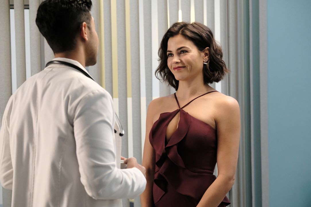 Dr. Devon Pravesh (Manish Dayal, l.); Julian Booth (Jenna Dewan, r.); - Bildquelle: Guy D'Alema 2018-2019 Twentieth Century Fox Film Corporation. All rights reserved. / Guy D'Alema