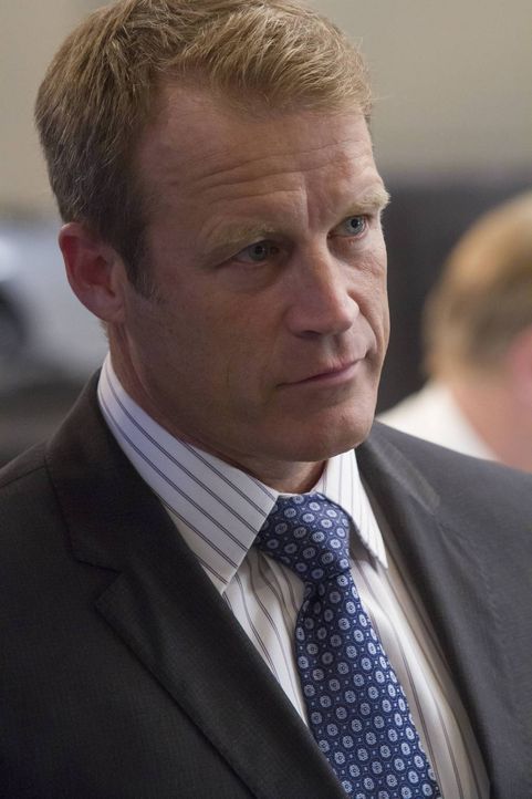 Widener (Mark Valley) arbeitet an einem brutalen Plan, um seinen ehemaligen Kollegen Gibson zu beseitigen ... - Bildquelle: 2013-2014 NBC Universal Media, LLC. All rights reserved.