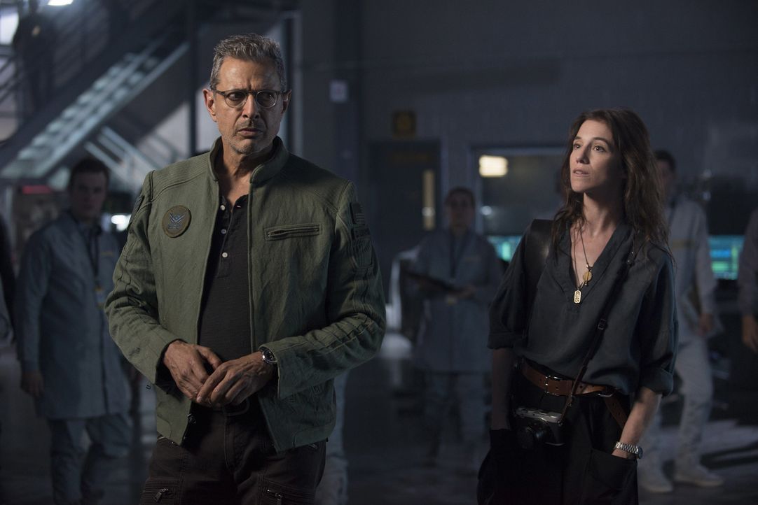 Müssen zusammenarbeiten, als die Aliens nach 20 Jahren erneut angreifen: die Alien-Spezialisten David Levinson (Jeff Goldblum, l.) und Dr. Catherine... - Bildquelle: 2016 Twentieth Century Fox Film Corporation.  All rights reserved.