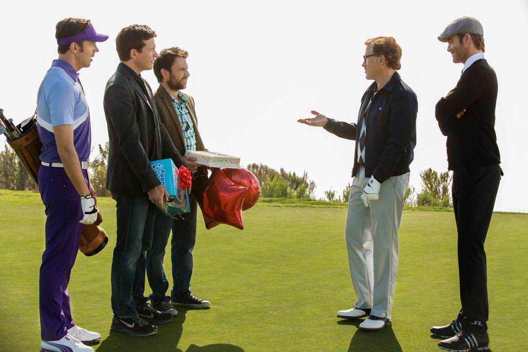 Die drei Freunde (v.l.n.r.) Kurt (Jason Sudeikis), Nick (Jason Bateman) und Dale (Charlie Day) glauben, dass die Weichen für ihre neue berufliche Zu... - Bildquelle: 2014   Warner Bros.