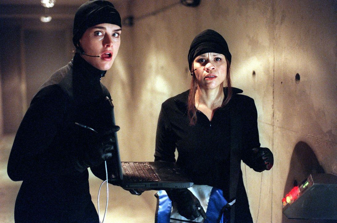 Gemeinsam machen sich Shirley (Brooke Shields, l.) und Linda (Rosie Perez, r.) daran, sich einen echten Vermeer unter den Nagel zu reißen ... - Bildquelle: ABC