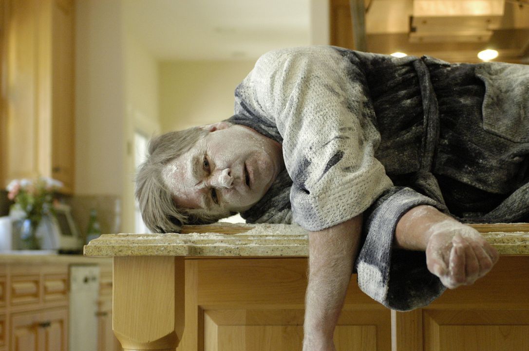 Harvey Bellinger (Beau Bridges) ist Vater in einer vom Chaos geprägten Familie. Deshalb kommt seinem Stiefsohn Colby eine irre Idee  - er installie... - Bildquelle: RRS Entertainment GmbH