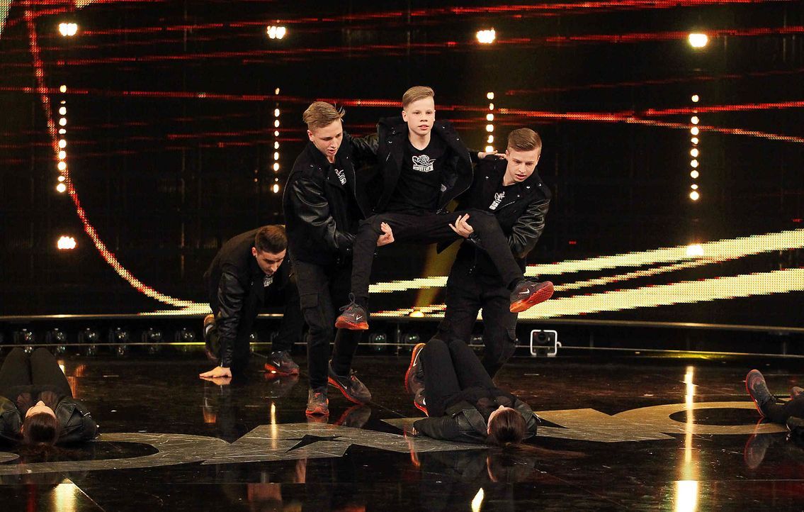 Got-To-Dance-Military-Crew-03-SAT1-ProSieben-Guido-Engels-TEASER - Bildquelle: SAT.1/ProSieben/Guido Engels