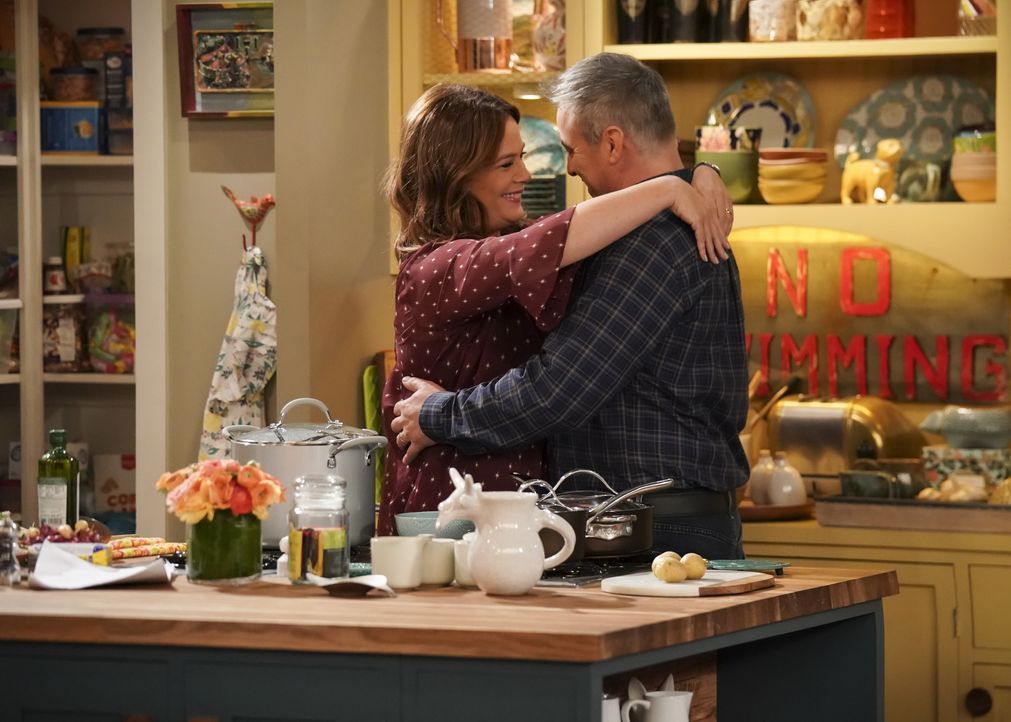 Andi Burns (Liza Snyder, l.); Adam Burns (Matt LeBlanc, r.) - Bildquelle: 2019 CBS Broadcasting, Inc. All Rights Reserved