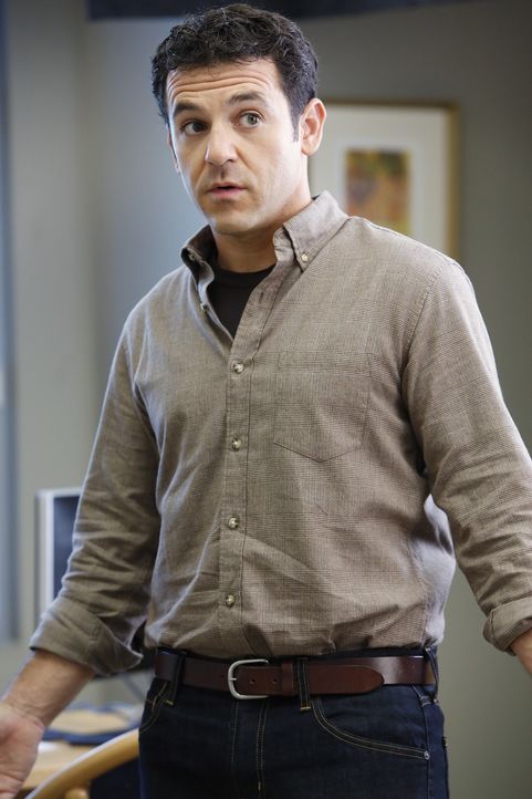 Eigentlich wollte Stewart (Fred Savage) erreichen, dass sich Dean endlich ein wenig mehr wie ein "normaler" Mensch verhält, doch gerät alles außer K... - Bildquelle: 2015-2016 Fox and its related entities.  All rights reserved.