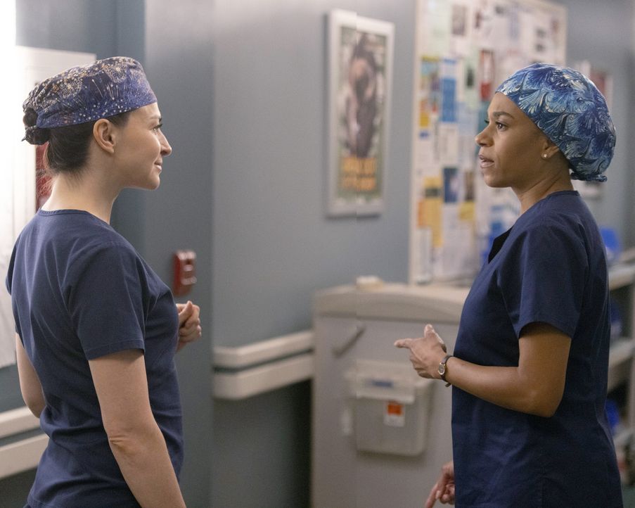 Dr. Amelia Shepherd (Caterina Scorsone, l.); Dr. Maggie Pierce (Kelly McCreary, r.) - Bildquelle: © 2021 American Broadcasting Companies, Inc. All rights reserved.