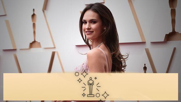 Lily James - Red Carpet 2022