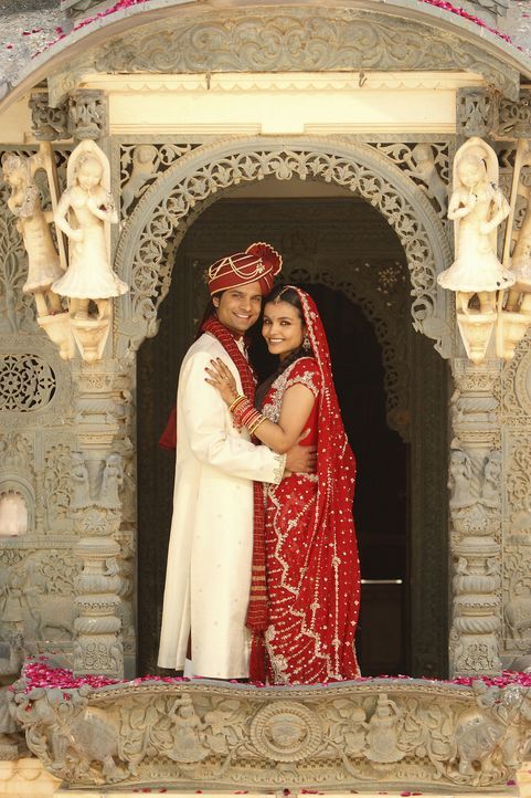 Nicht nur vor Viks Filmkamera das perfekte Paar: Gita (Deepti Daryanani, r.) und ihr Partner  Rahim (Rupak Ginn, l.) ... - Bildquelle: Disney - ABC - ESPN Television