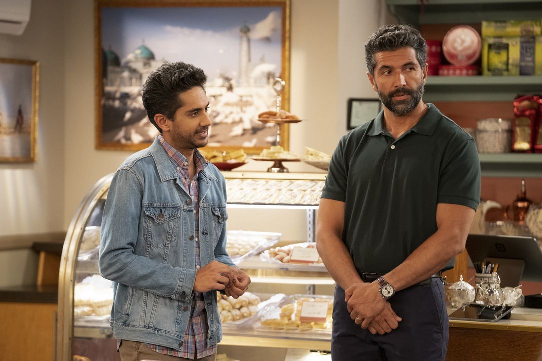 Al (Adhir Kalyan, l.); Kasim (Zadran Wali, r.) - Bildquelle: Lisa Rose © 2021 CBS Broadcasting, Inc. All Rights Reserved. / Lisa Rose