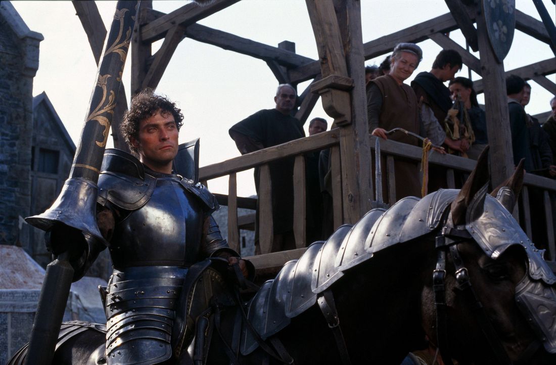 Ein vermeintlich unschlagbarer Rivale, sowohl auf dem Kampffeld als auch in der Liebe: Count Adhemar von Anjou (Rufus Sewell) ... - Bildquelle: 2003 Sony Pictures Television International. All Rights Reserved