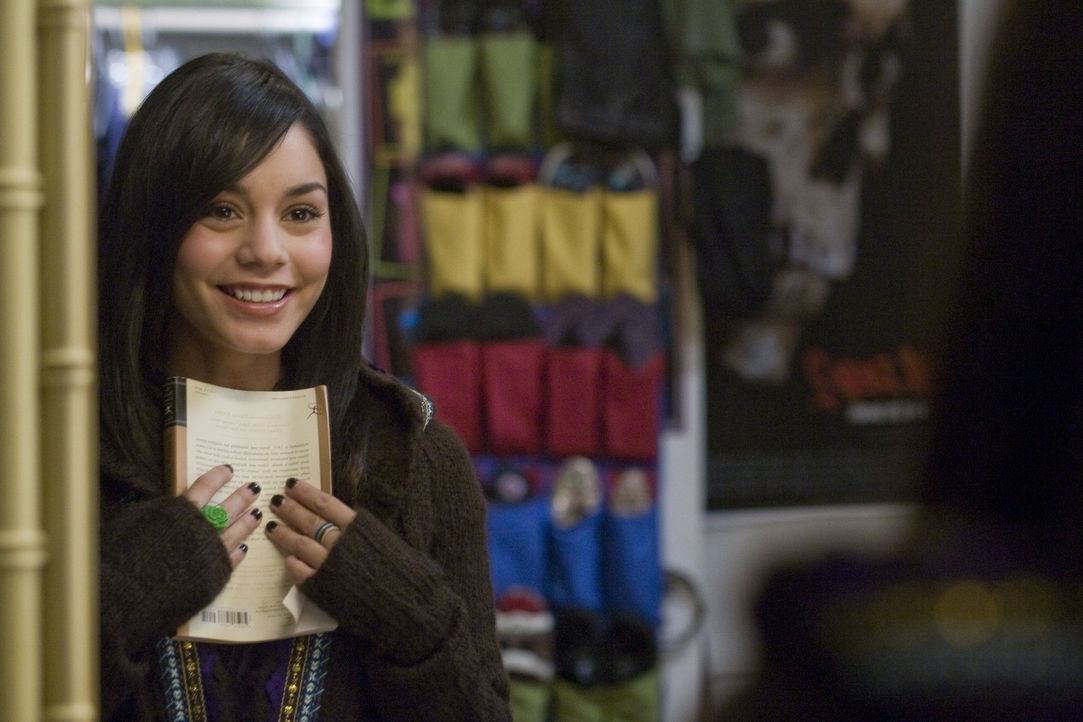 Weiß genau, was sie will: die schüchterne Sa5m (Vanessa Hudgens) ... - Bildquelle: Van Redin 2009 SUMMIT ENTERTAINMENT, LLC and WALDEN MEDIA, LLC ALL RIGHTS RESERVED.