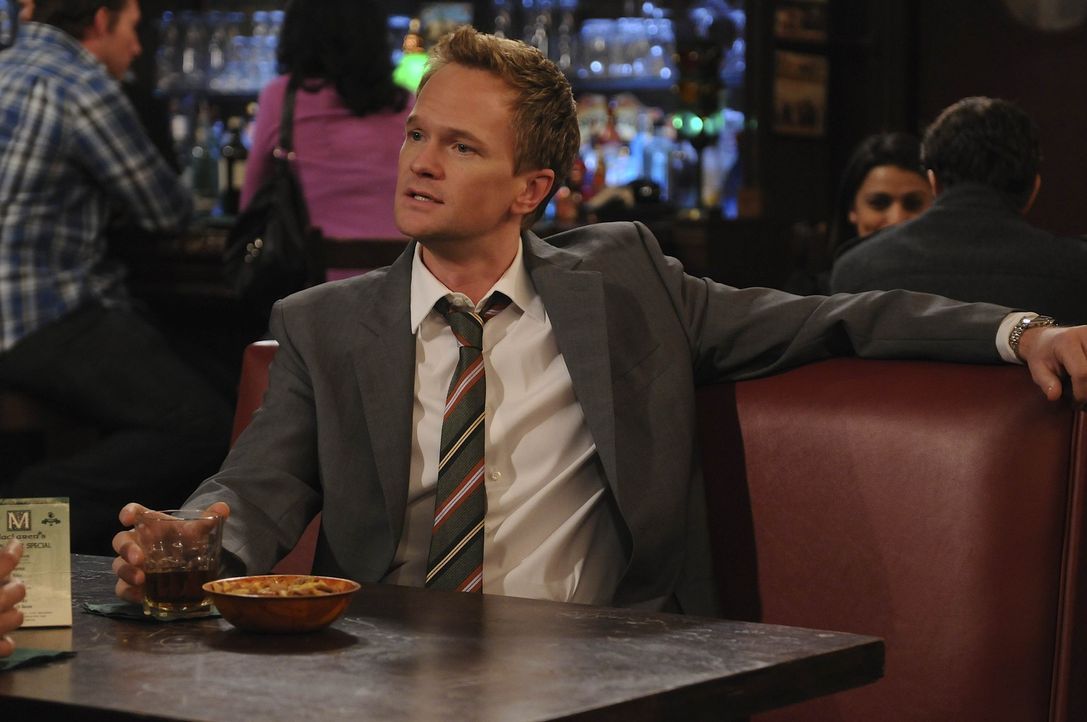 Als Barney (Neil Patrick Harris) Tiffany mit eigenen Augen sieht, weiß er warum Ted an ihrem Haken hängt ... - Bildquelle: 20th Century Fox International Television