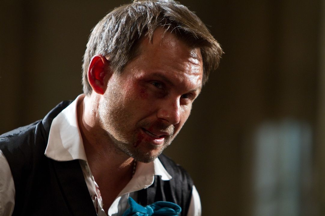 Anwalt Marcus Baptiste (Christian Slater) hat einen Hang zu illegalen Machenschaften ... - Bildquelle: Frank Masi 2012 Constantin Film Verleih GmbH