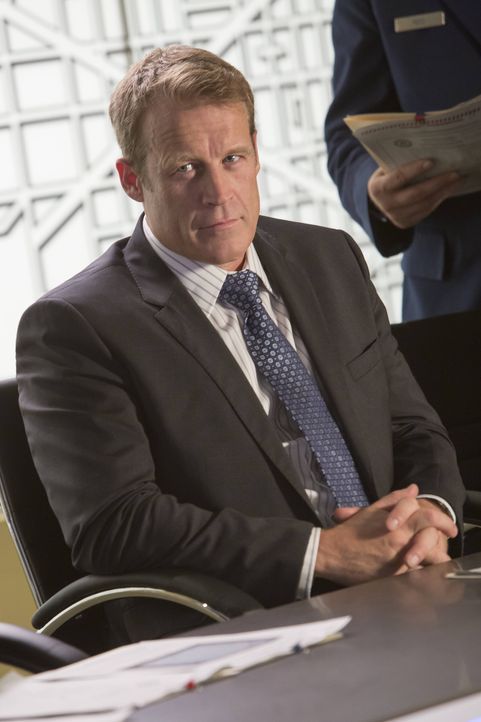 Werden Finley und Dunn es schaffen, die Leichen, die CIA Director Widener (Mark Valley) im Keller hat, zu finden? - Bildquelle: 2013-2014 NBC Universal Media, LLC. All rights reserved.