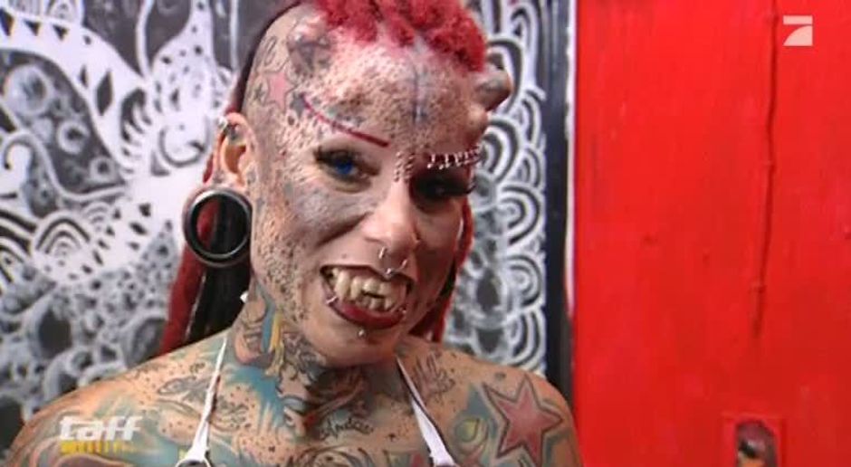 Taff Video Tatowierte Vampir Frau Aus Mexiko Prosieben